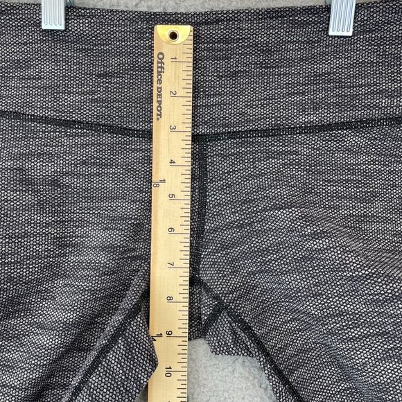 Lululemon Women Cropped Legging Size 6 yoga workout - Picture 5 of 9